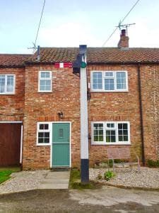 Accommodation at Signal Cottage in beningbrough