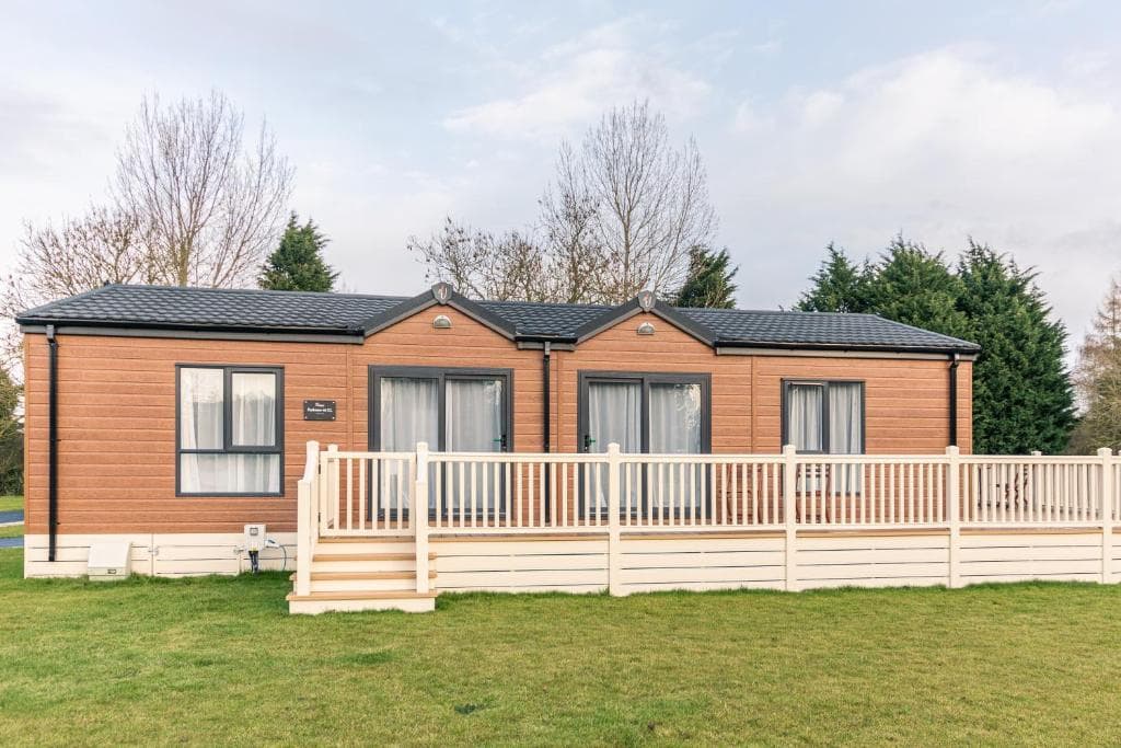 Accommodation at Pine Lodge With Hot Tub in pocklington