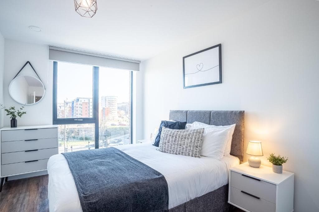 Accommodation at Great Central 2 Bed Apartments near City Centre Opulent Living Serviced Accommodation Sheffield in sheffield