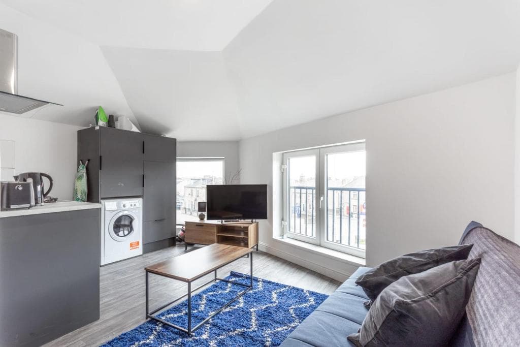 Accommodation at Lovely 2 Bed apartment close to city centre in bradford