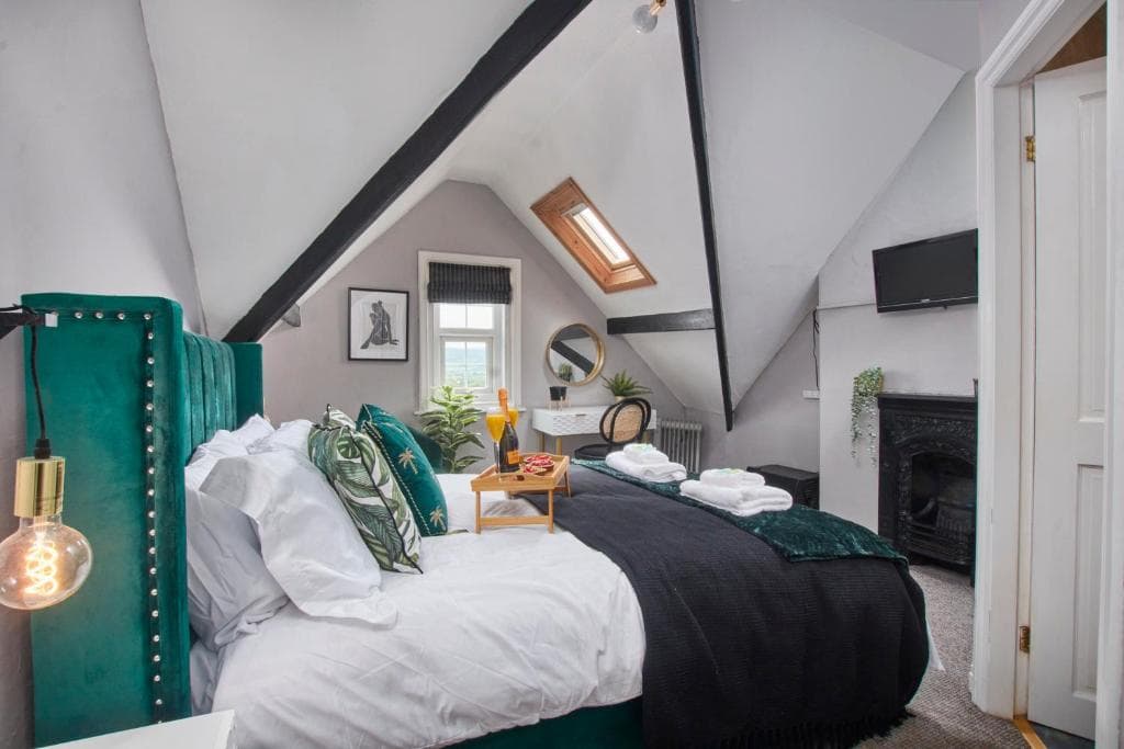 Accommodation at Large 7 Bed House - Sea Views - Parking - Pets - Hottub in robin hoods bay