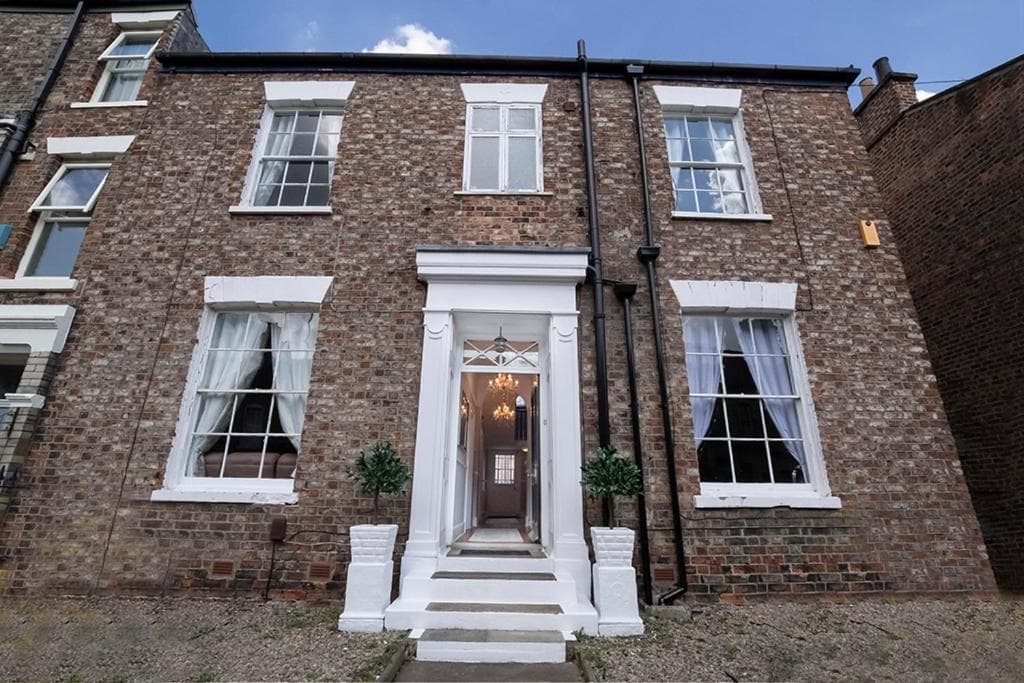 Accommodation at 17 Penleys Grove Street in york