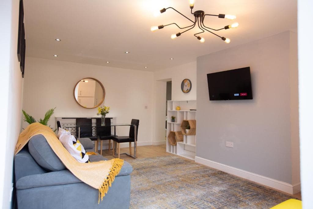 Accommodation at CityHost - Leeds Apartments in beeston