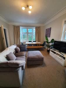 Accommodation at Spacious and Luminous Roundhay Gem in moortown