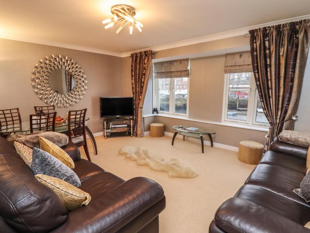 Accommodation at 5 Hunton Court in whitby