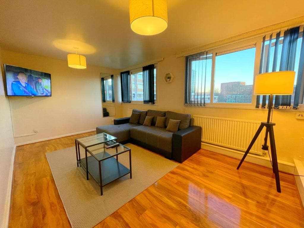 Accommodation at Spacious 3 Bedroom City Centre House in sheffield