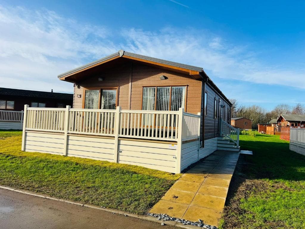 Accommodation at Rowan Lodge with Hot Tub in malton