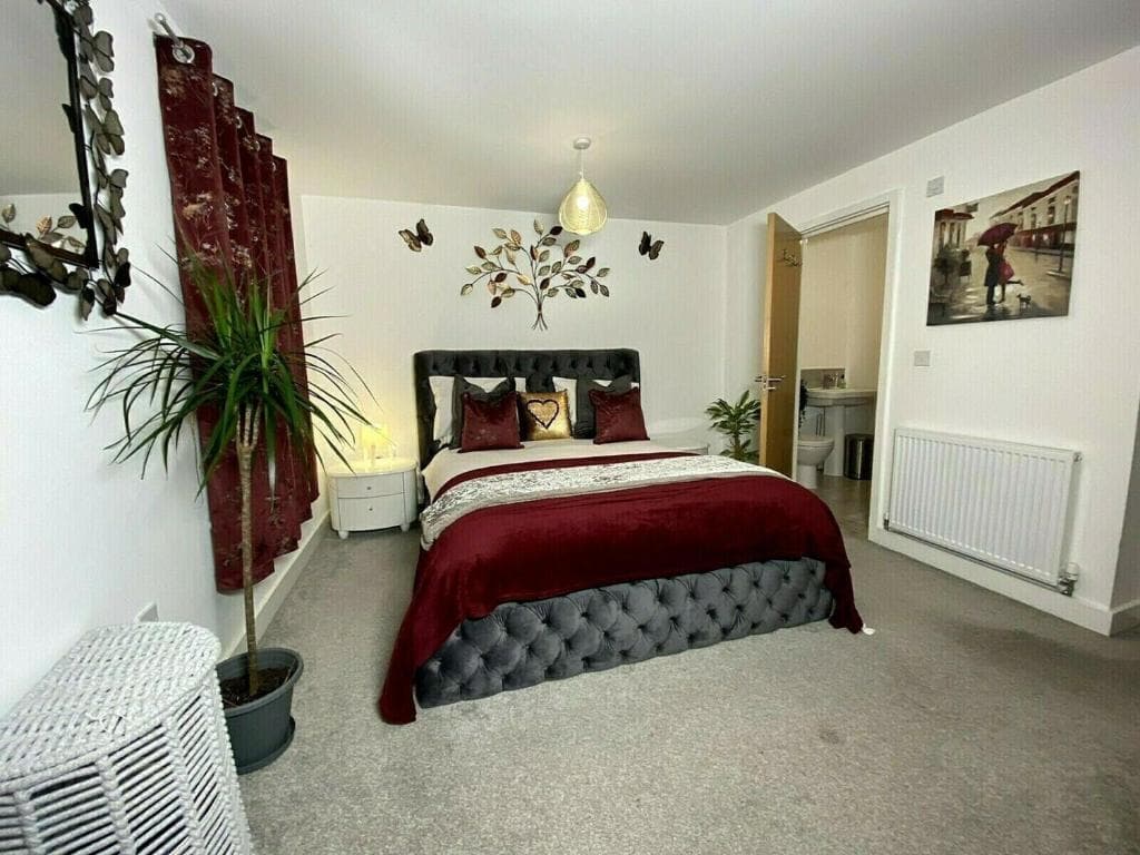 Accommodation at ☆Igloo MagnoliaView Luxe Townhouse + Free Parking☆ in leeds