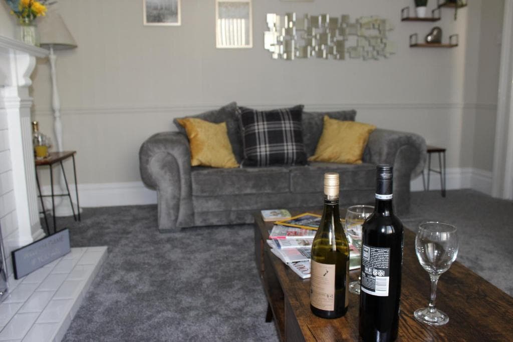 Accommodation at The Hampton Beautiful House with Conservatory & Garden in scarborough