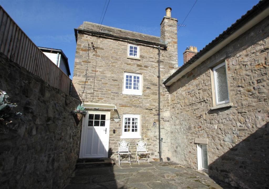 Accommodation at Puzzle Cottage, Quirky and Unique Cottage for 2 in spennithorne