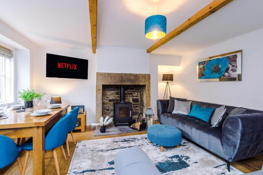 Accommodation at Stunning 3 Bedroom Cottage - Pet Friendly in honley