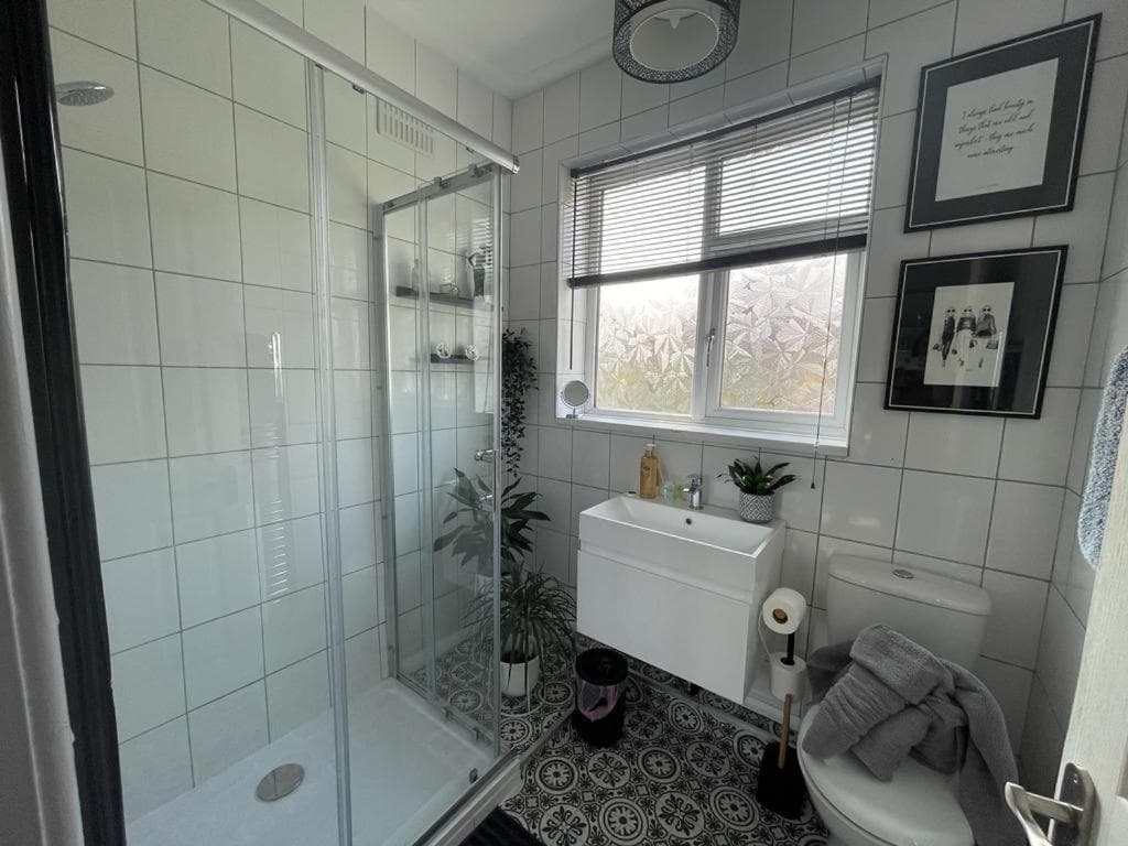 Accommodation at Lovley 2 Bedroom house with free parking in neepsend