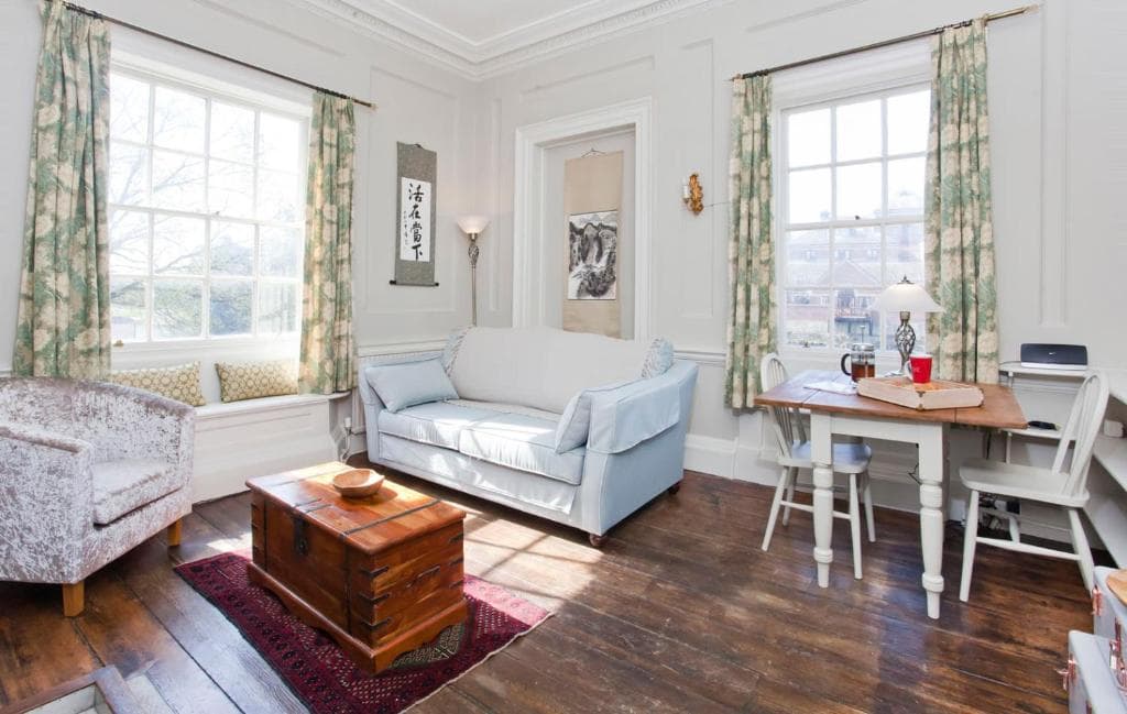 Accommodation at Davies Tower, Parking, Close to City Walls in york