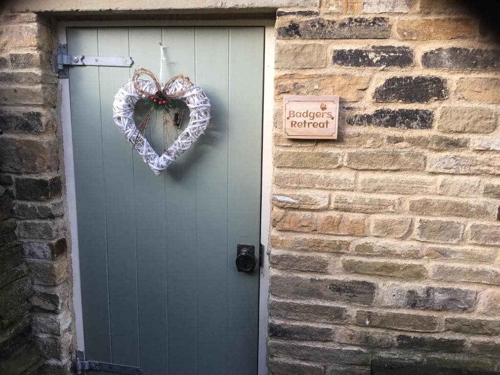 Accommodation at Adorable 1 bedroom guest house with free parking in apperley bridge