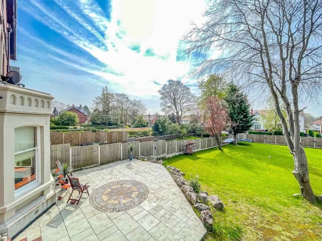 Accommodation at *o* O.manor setup for your most amazing relaxed stay with Free Parking & Fast Free WiFi *o* in moortown