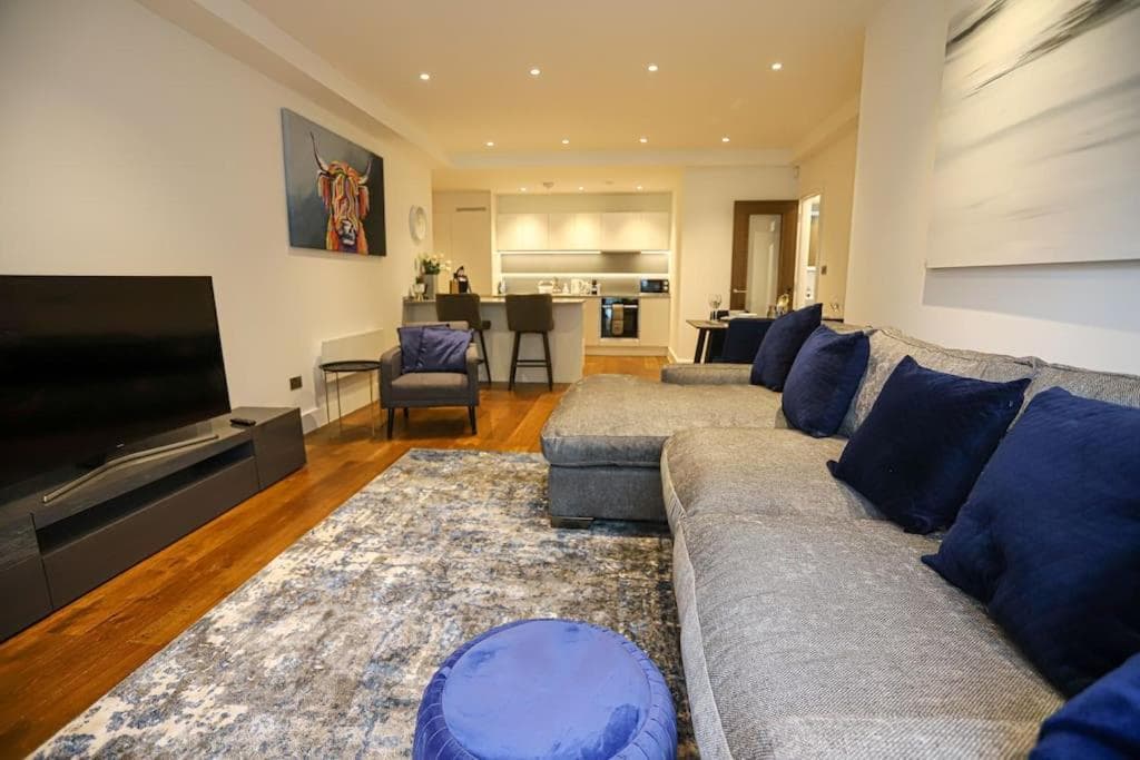 Accommodation at Stylish 2 Bedroom Apartment and Terrace Sleeps 4 in harrogate