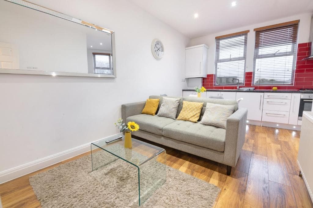 Accommodation at Modern, spacious apartment with free parking in leeds