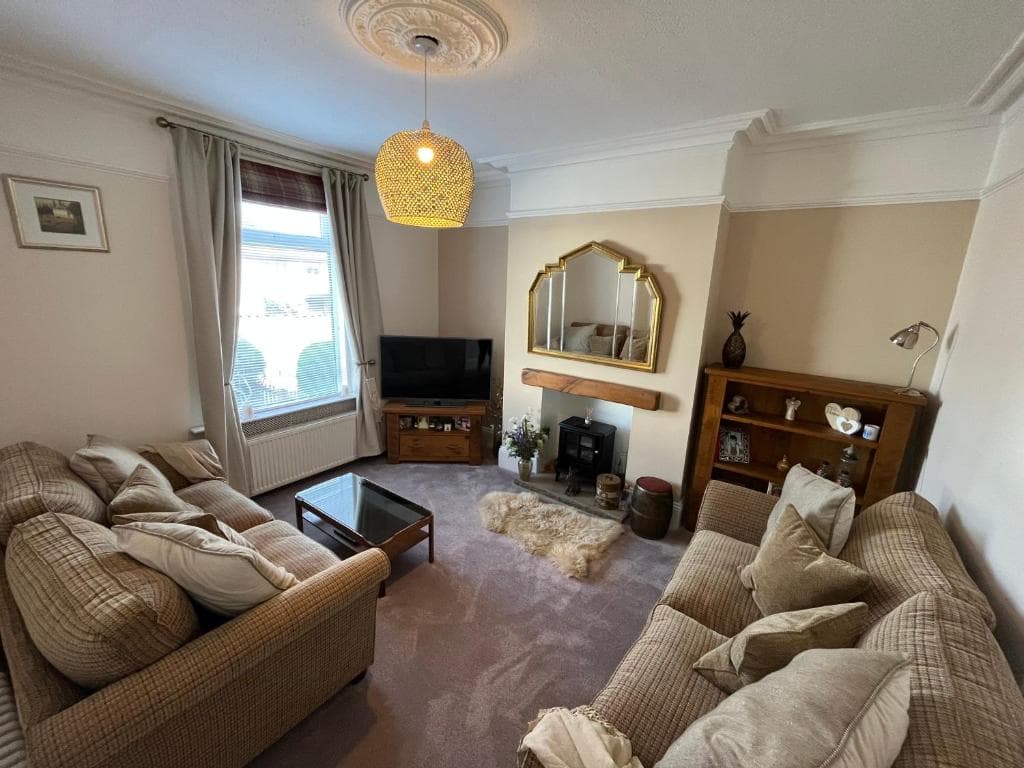 Accommodation at Beautiful 3 Bedroom Home. Entire House in ossett