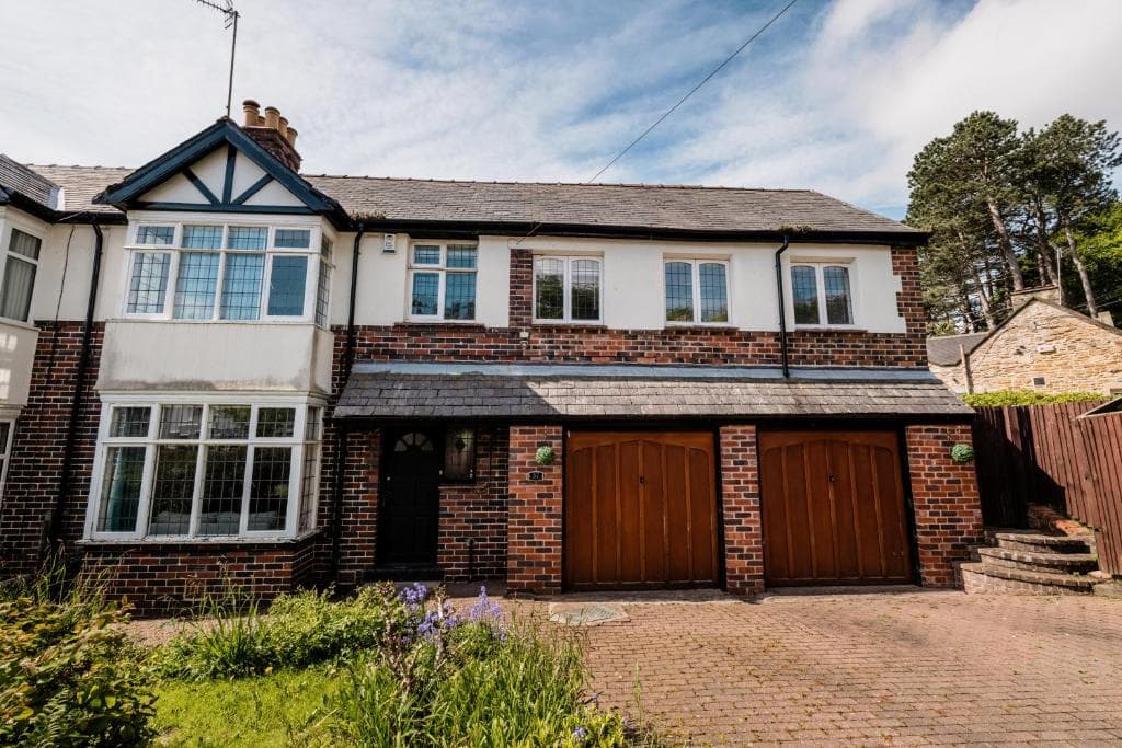 Accommodation at Entire 4 bedroom home on edge of Peak District in ecclesall