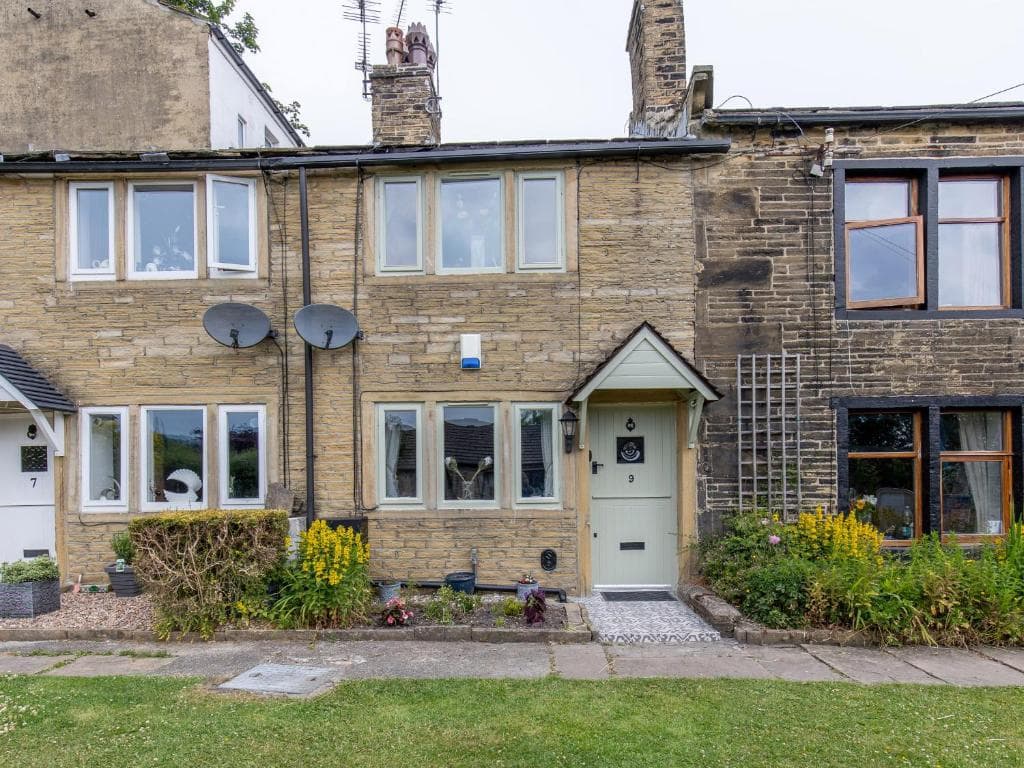 Accommodation at Mischa Cottage in bradford