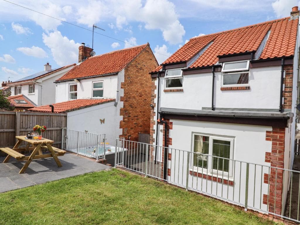 Accommodation at April Cottage in flixton