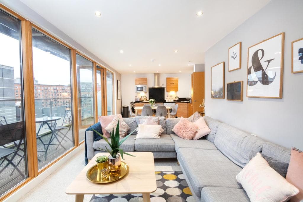 Accommodation at Cartier House at the Leeds Dock in leeds