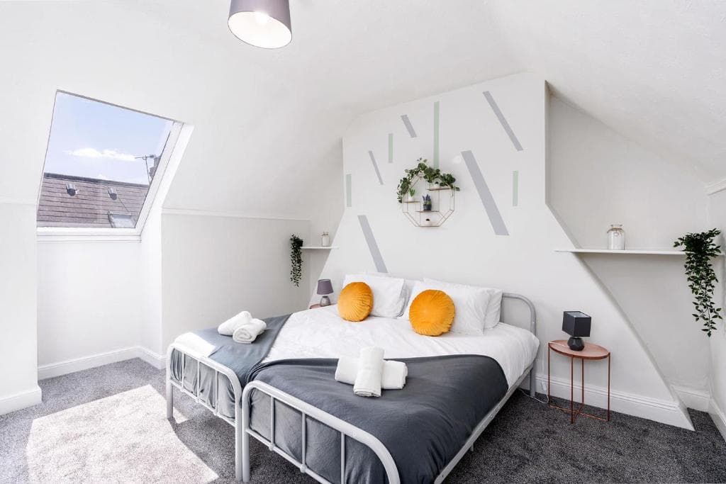 Accommodation at Stunning & Contractor House & Central Location in hull