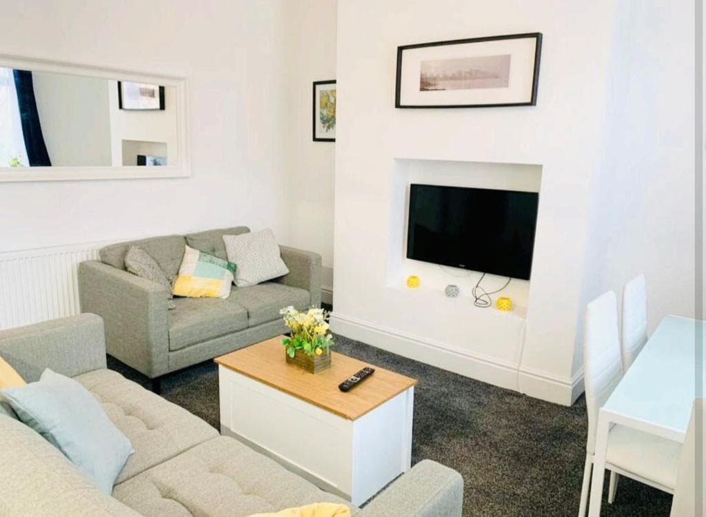 Accommodation at Vinery three bedroom house in leeds