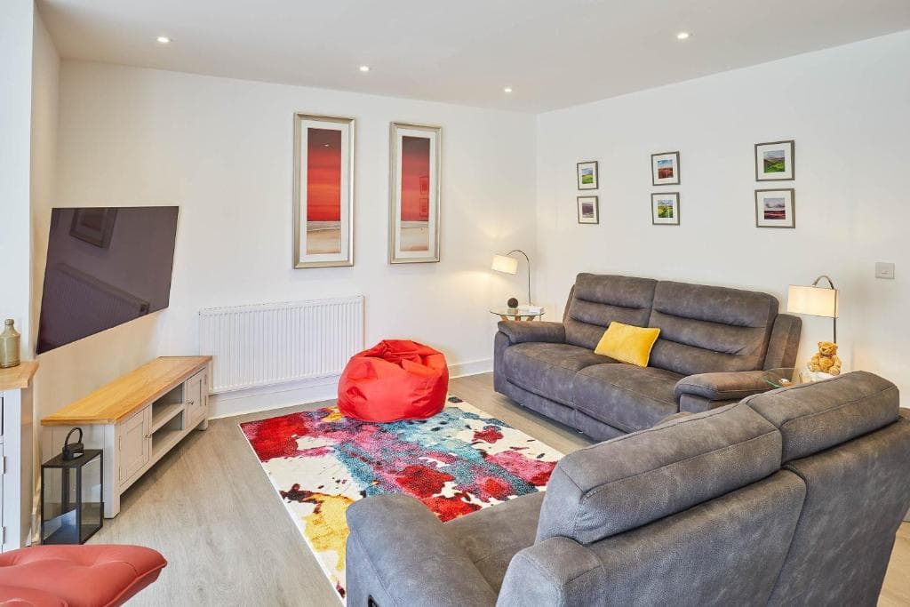 Accommodation at Host & Stay - Even Keel in whitby