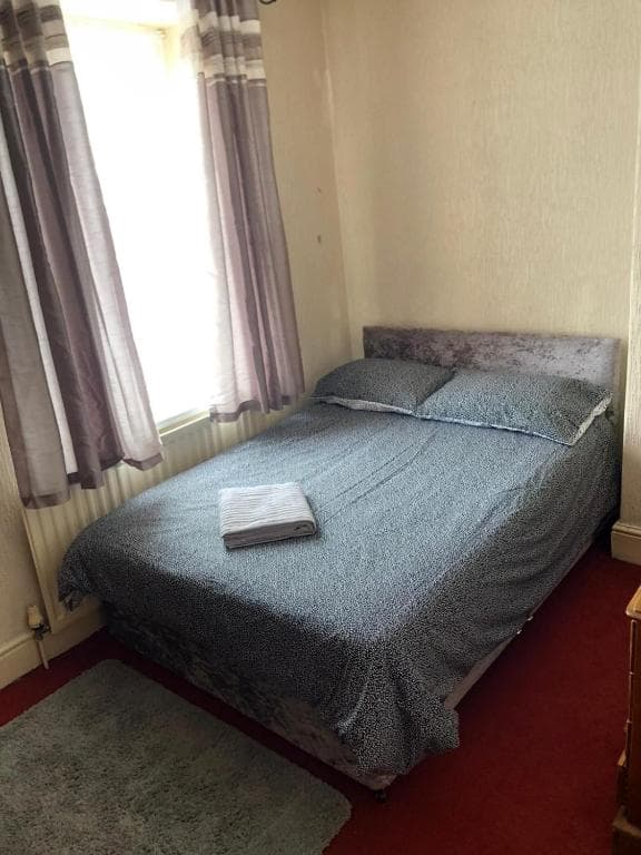 Accommodation at 5/6 Bed House Barnsley Centre in barnsley