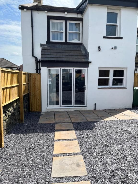 Accommodation at 1 bed Luxury Home in Leeds with optional Hot Tub in pudsey