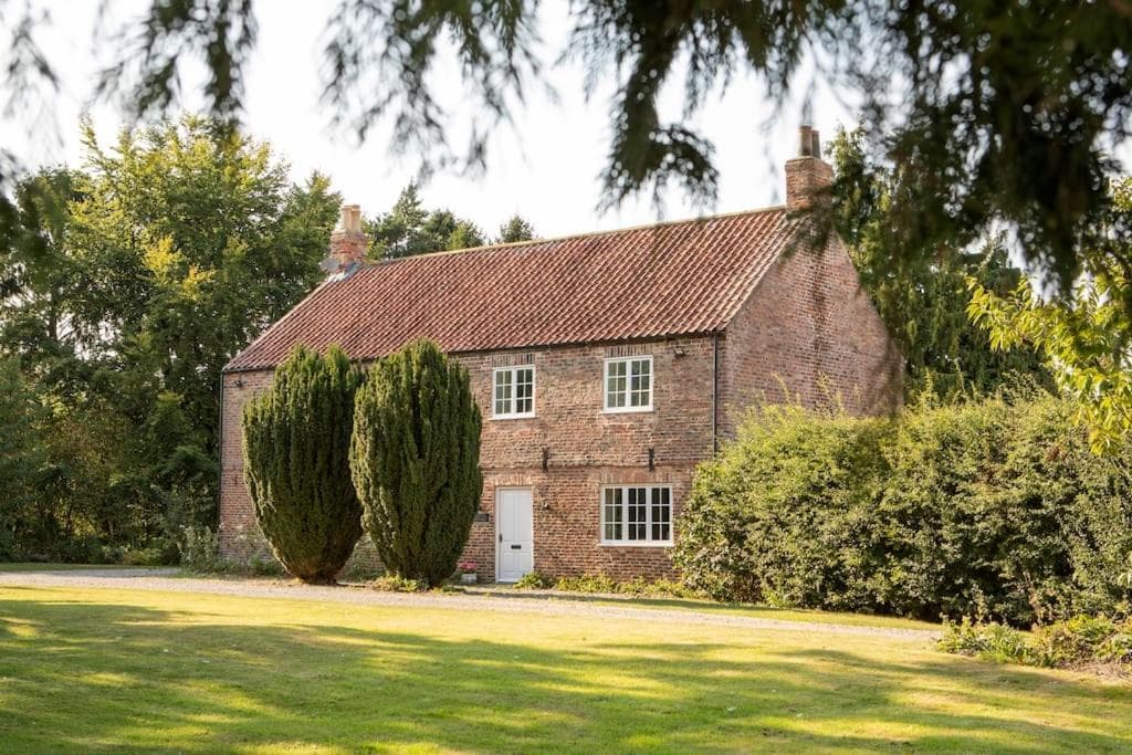 Accommodation at Stunning 4 bedroom farm house in gate helmsley