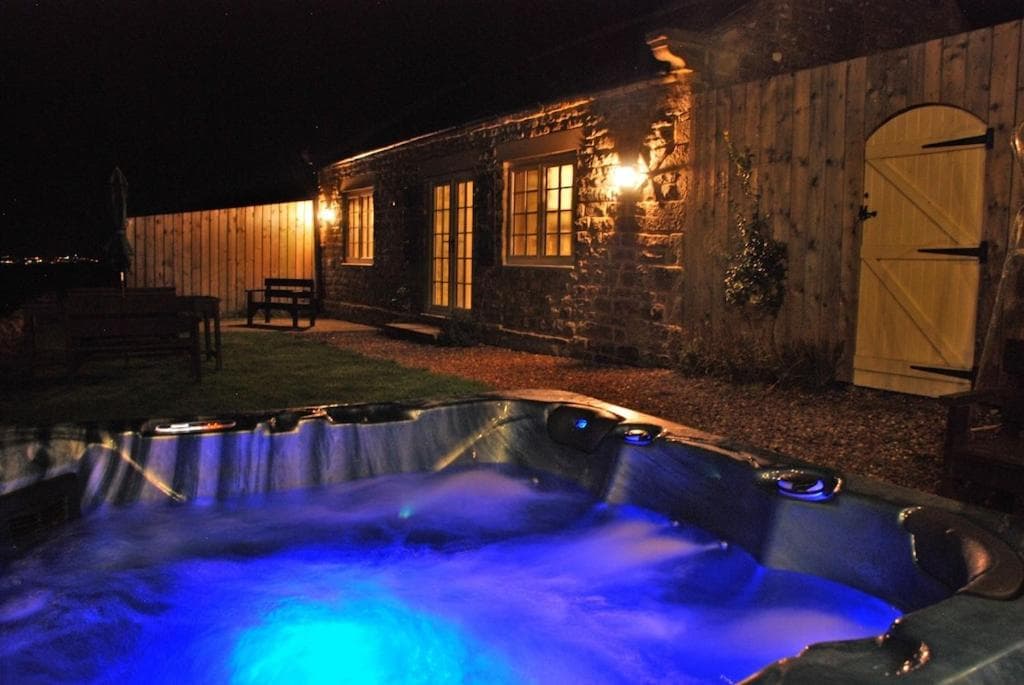 Accommodation at Lantern Cottage - Stunning Sea Views, Beautiful Country Cottage, Hot-Tub - Ravenscar, North Yorks in ravenscar