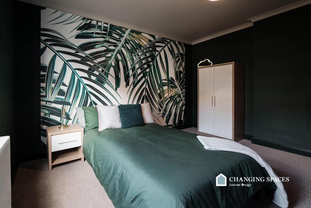 Accommodation at magnificent 6 bedroom guesthouse in stanningley