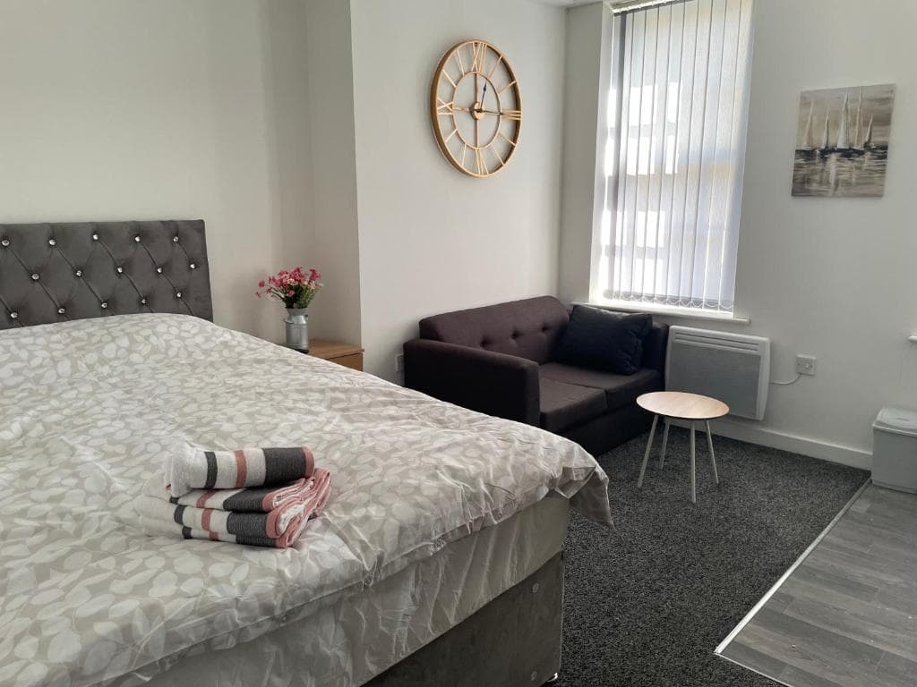 Accommodation at Bv Comfy Budget Studio At Quebec Street Bradford in bradford