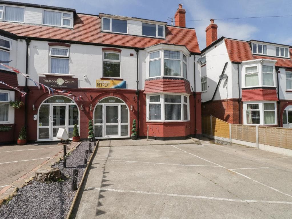 Accommodation at 102 Columbus Ravine in scarborough