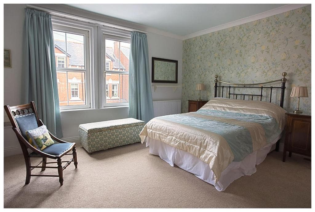 Accommodation at The Judge’s House - luxury period house, quiet, central, spacious, sleeps 8 + cot, 5 bed/3 bath in whitby