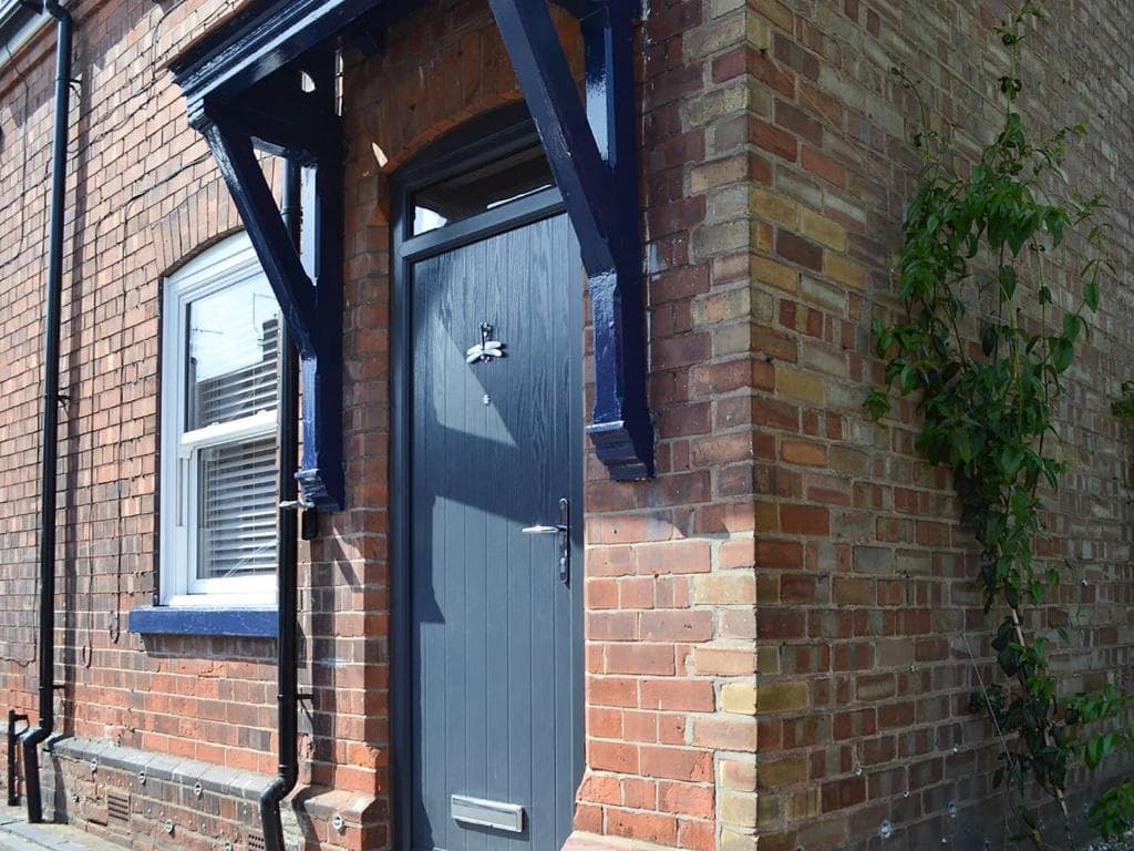 Accommodation at Dragonfly Cottage in beverley