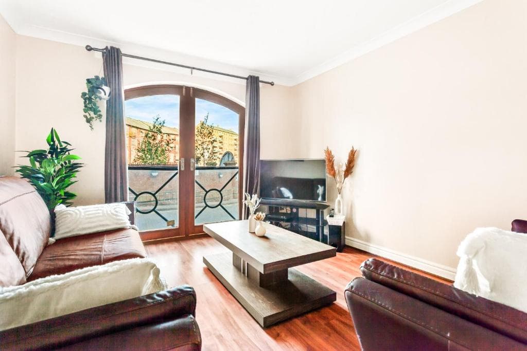 Accommodation at Central Leeds, Call Lane - Wonderful 2-bedroom,Pet friendly, in the City Centre in leeds