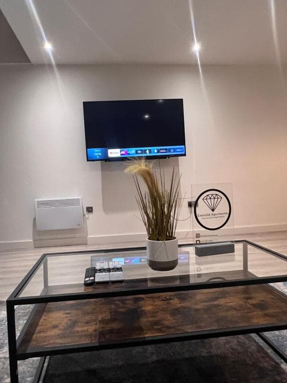 Accommodation at Emerald Apartments - Duplex Suite CITY CENTRE in bradford