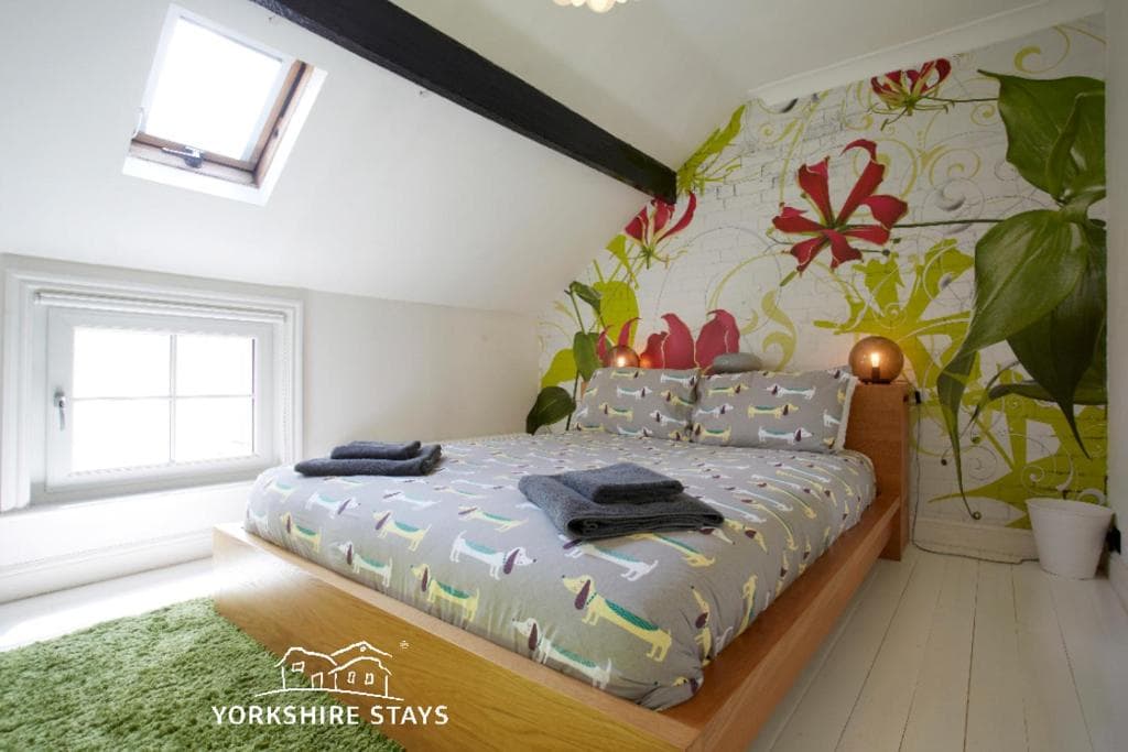 Central Harrogate Townhouse - HIC Bottom of road!