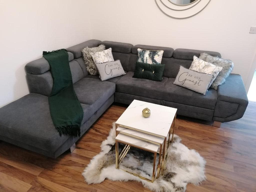 Accommodation at Stunning 3-bedroom Home in Middleton, Leeds in tingley