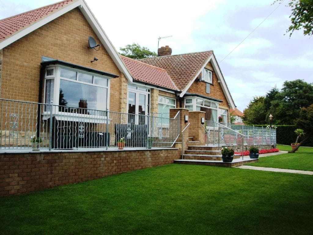 Accommodation at Glen-Lyn in robin hoods bay