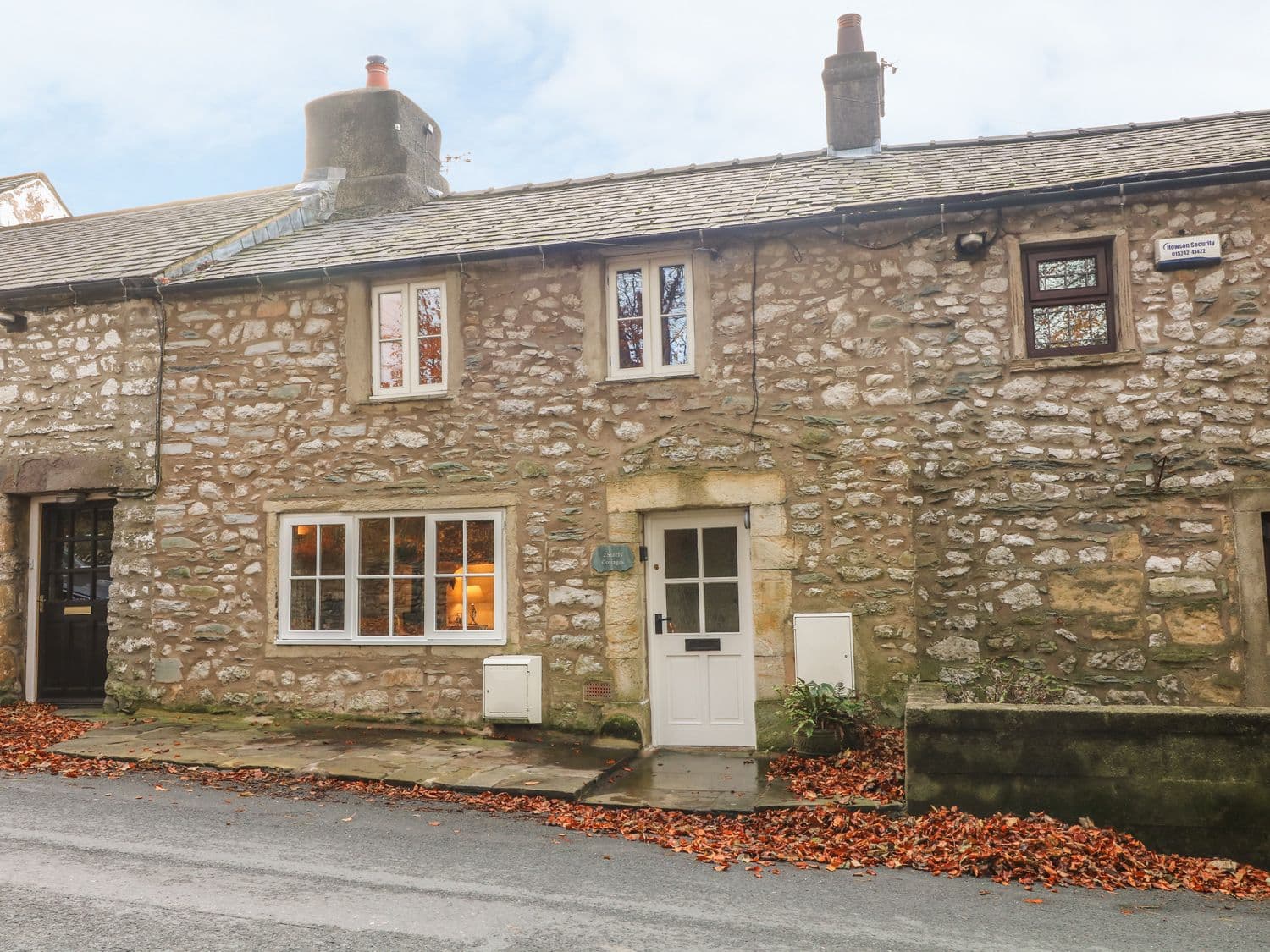 Accommodation at 2 Storrs Cottages in ingleton
