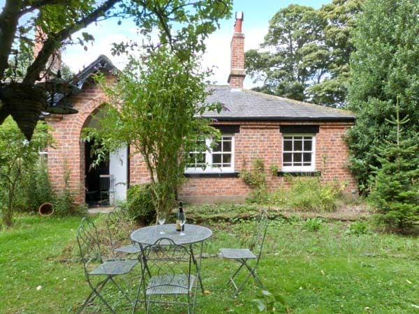 Accommodation at Bousdale Cottage in newton under roseberry