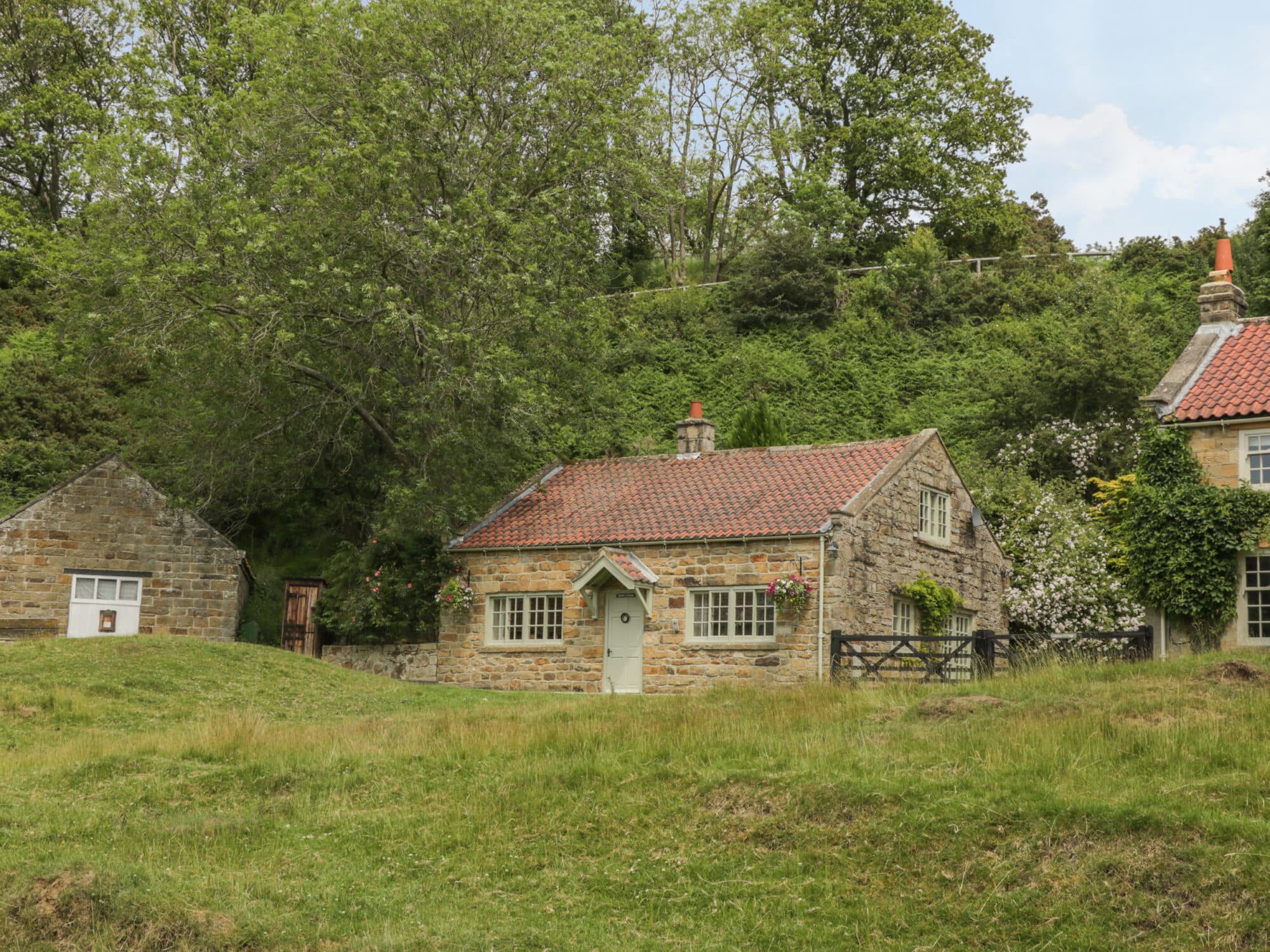 Accommodation at Quoits Cottage in whitby railway station