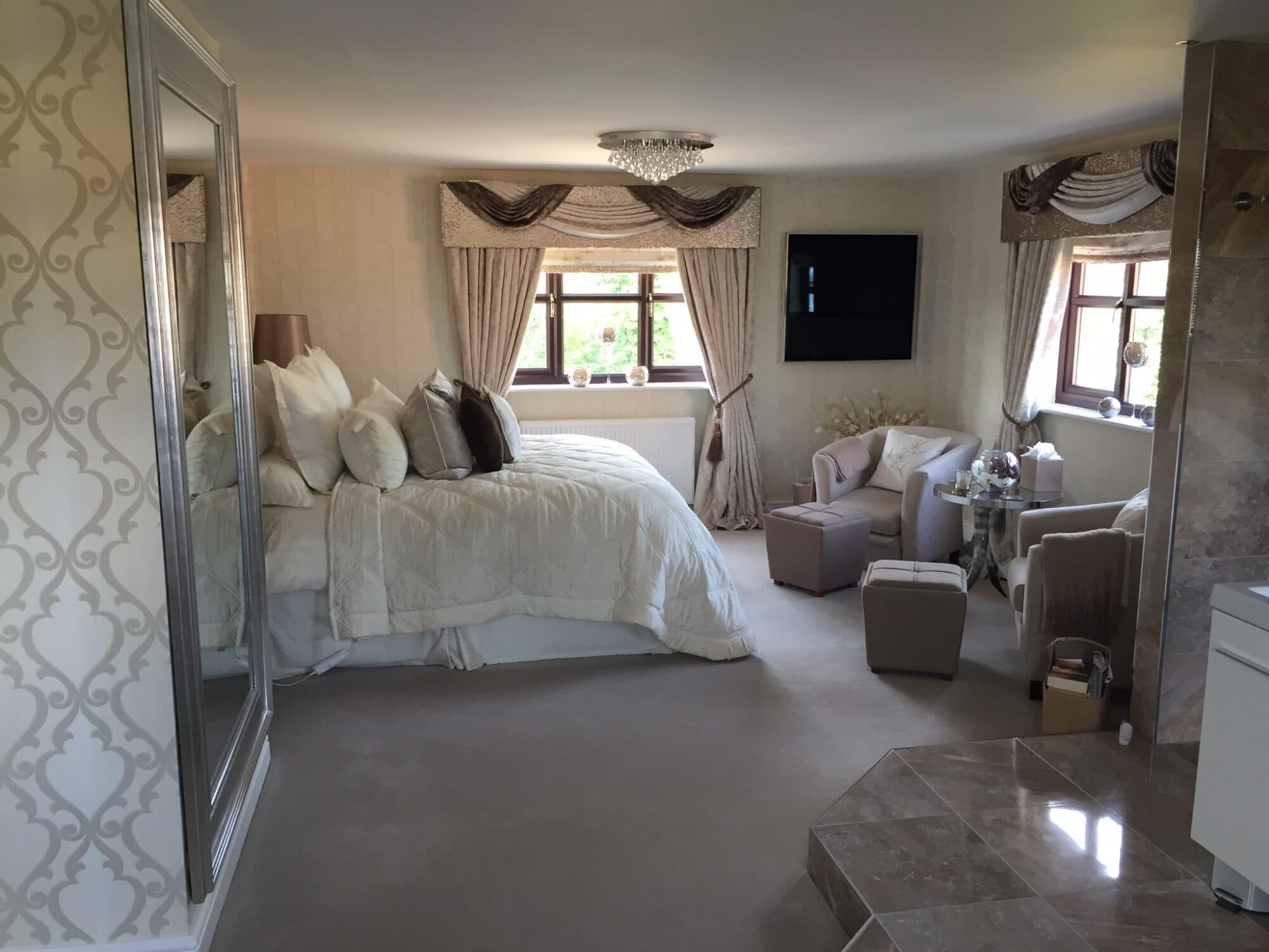 indoor- swimming pool at Truffle Lodge|Truffle Lodge back garden and conservatory||||||||