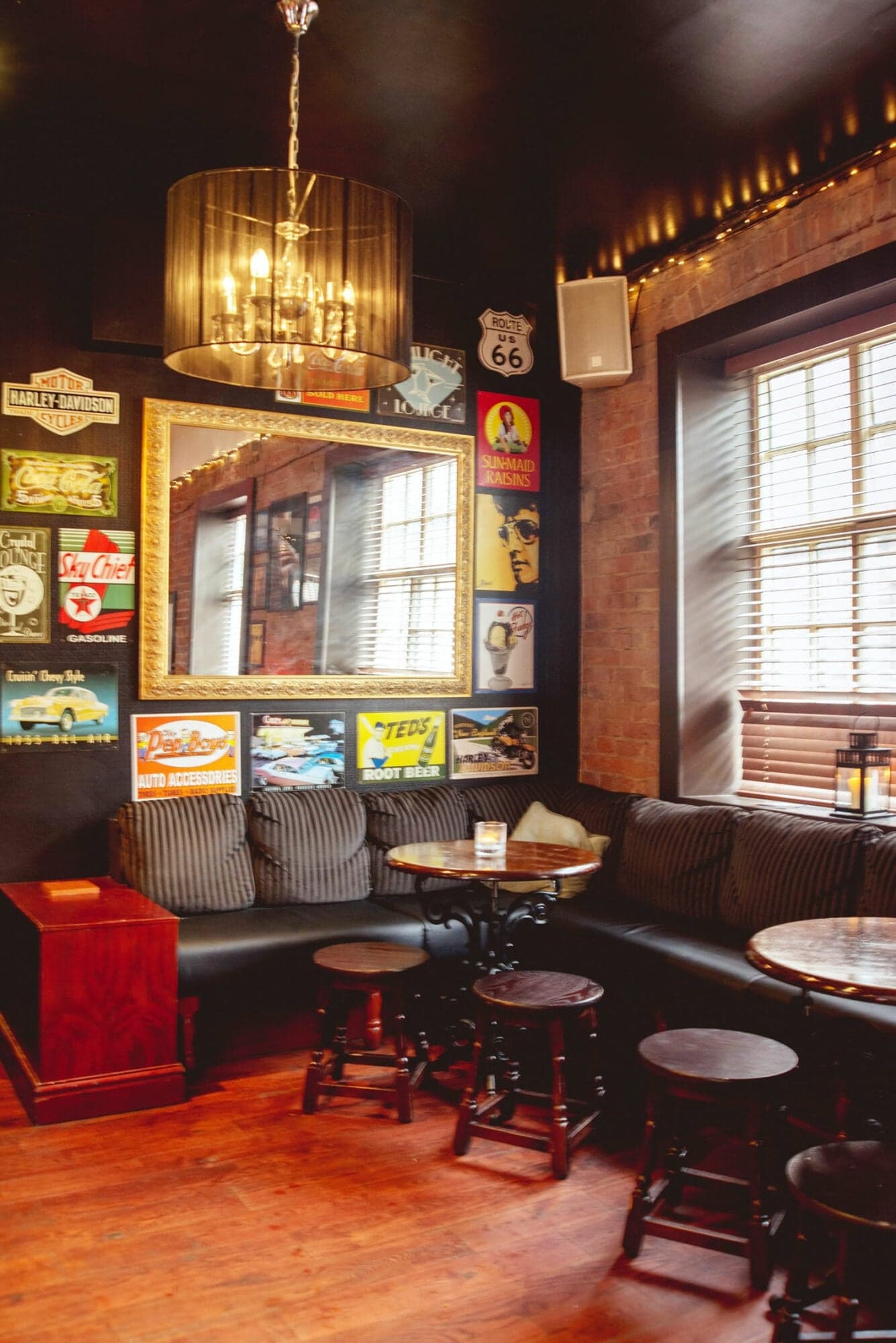 51% Bourbon Lounge Image 8