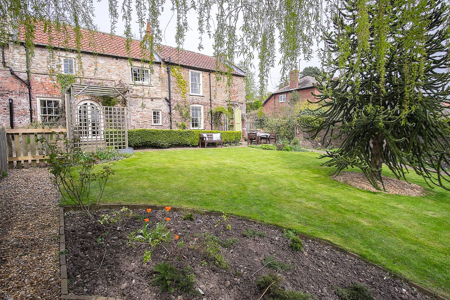 Garden Cottage Image 8