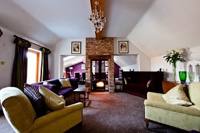 The Oak Tree Inn Image 9